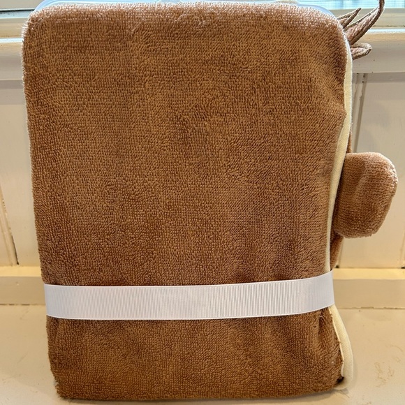 NWOT terry cloth and velour hooded bear towel - Picture 2 of 6